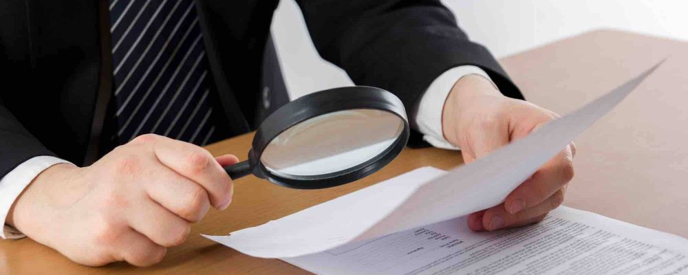 Anwalt untersucht Urkundenfälschung